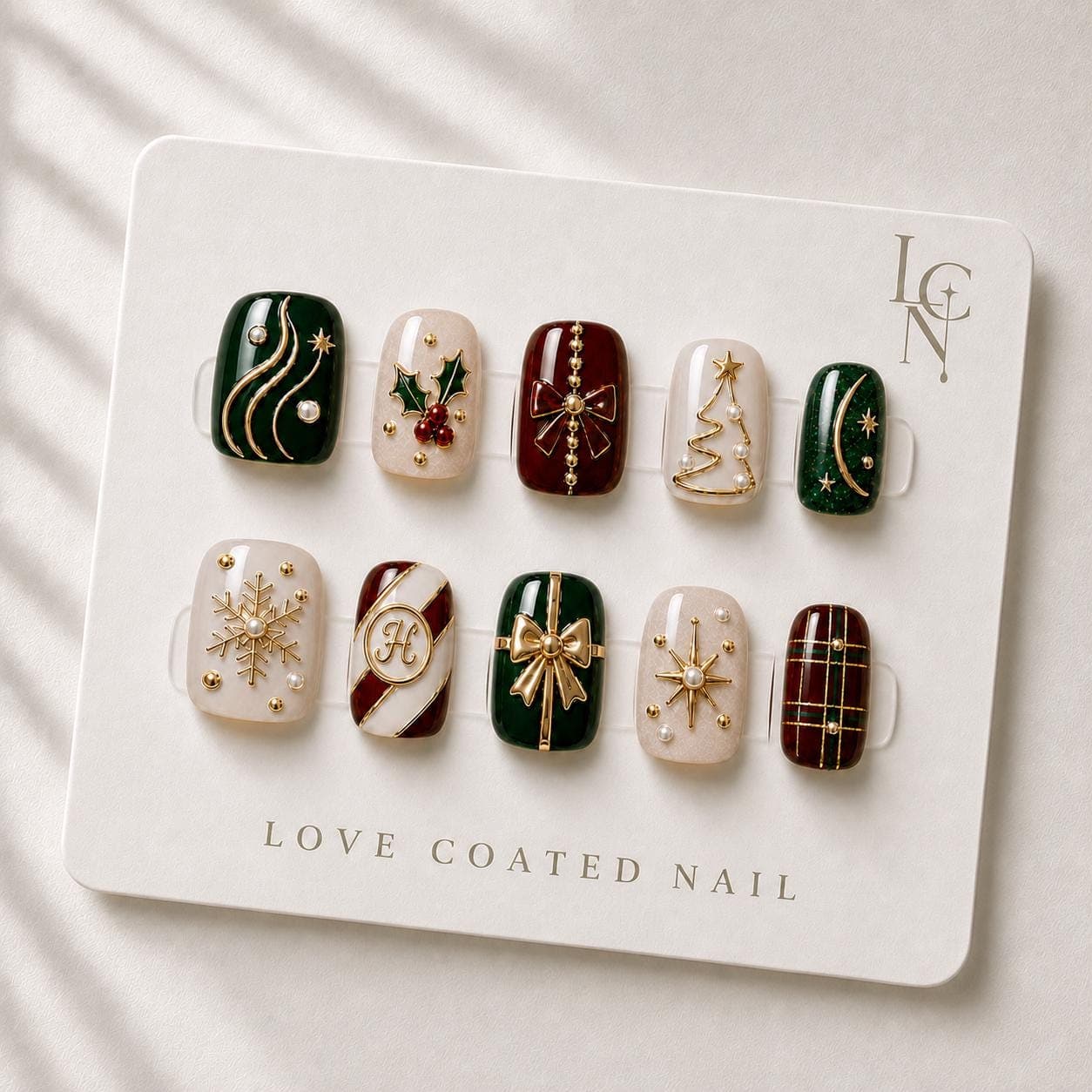 Extra Short Personalized Christmas Press On Nails, Luxury Holiday Gift Nails, Custom Initial Winter Handmade Green Red Nails